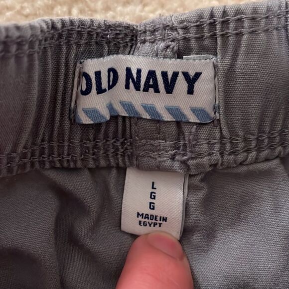 OLD NAVY SIZE LARGE SHORTS - Picture 5 of 11